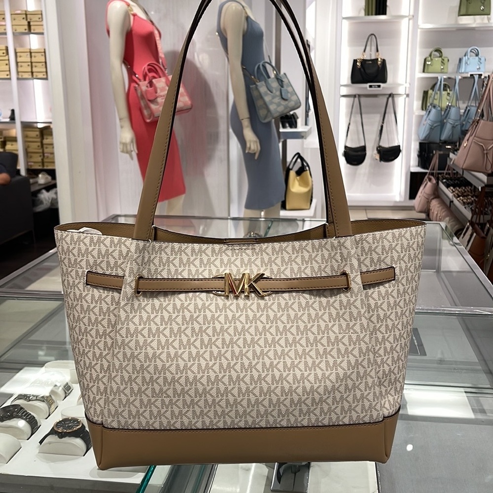 MICHAEL KORS
Reed Large Logo Shoulder Tote Bag
Camel Combo 
35S3G6RT3B
NWT - Picture 16 of 16